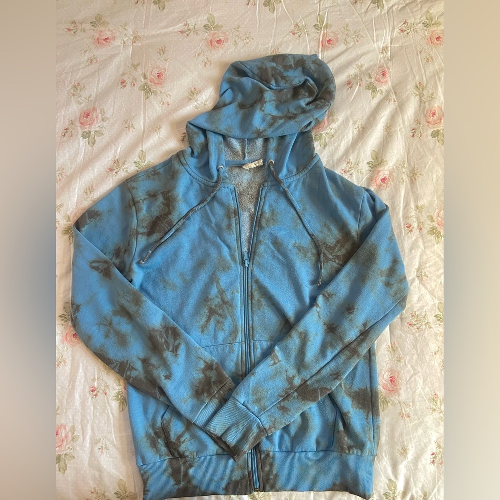 Sky and Sparrow blue tie-dye jacket